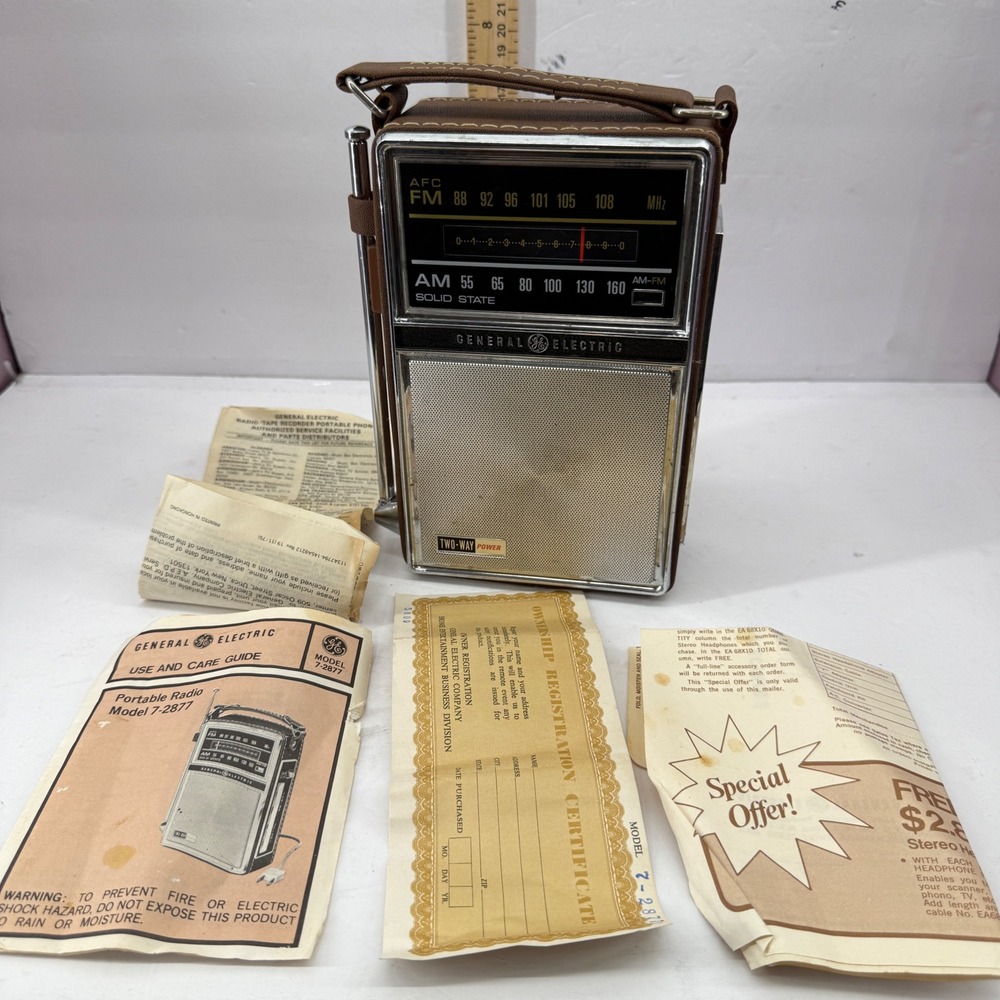 General Electric Portable Radio Brown Solid State 7-2877F AC DC Manual (No work)